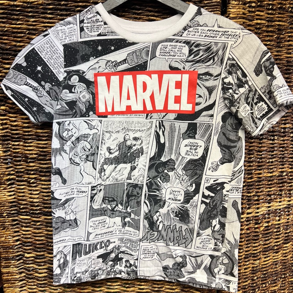 Marvel - Youth Comic Strip T-Shirt - Black, White, and Red, Size: 12